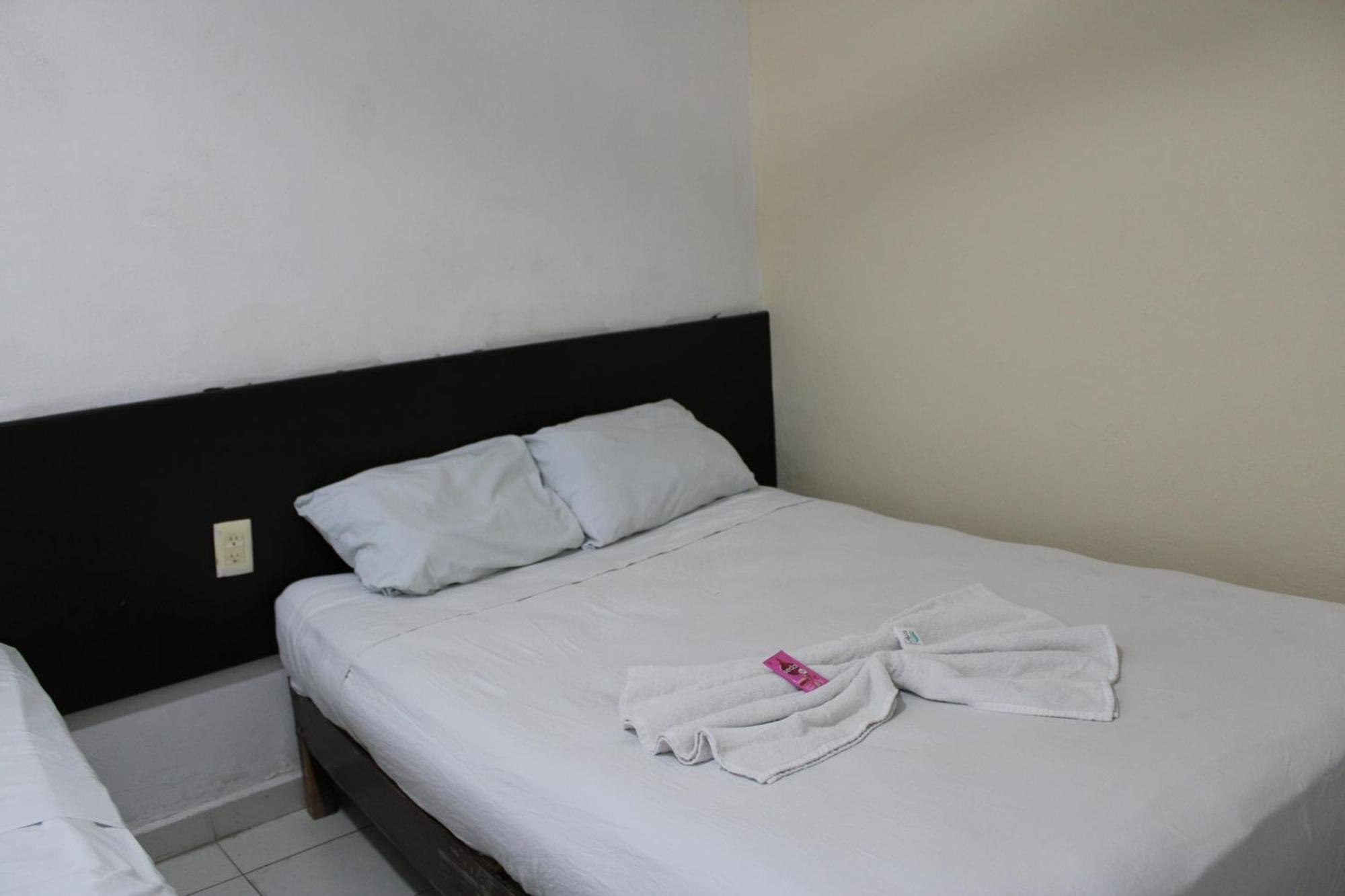 Oyo Hotel Colibri Chetumal Esterno foto